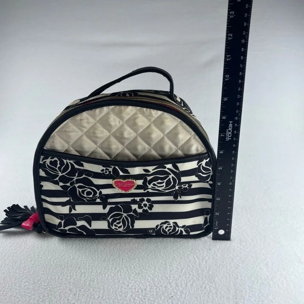 Betsey Johnson great perfect